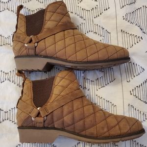 NWOB Teva ellery Chelsea ankle boot size 7.5